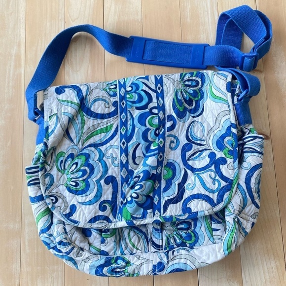Vera Bradley Mediterranean White Messenger Bag Laptop Backpack Floral Shoulder - Picture 2 of 16